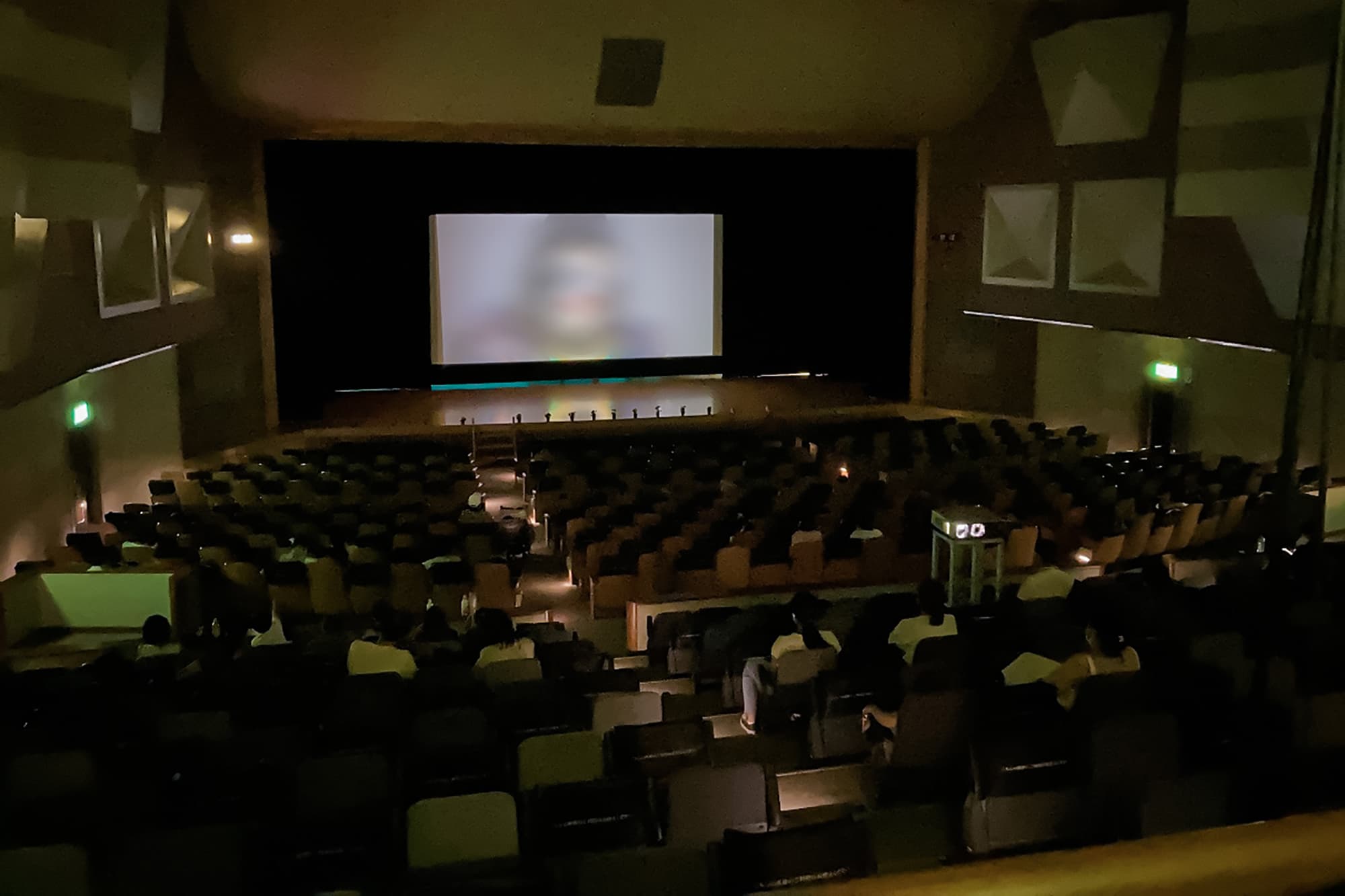 屋内上映事例 熊谷なないろ食堂夏休みイベントinピピア